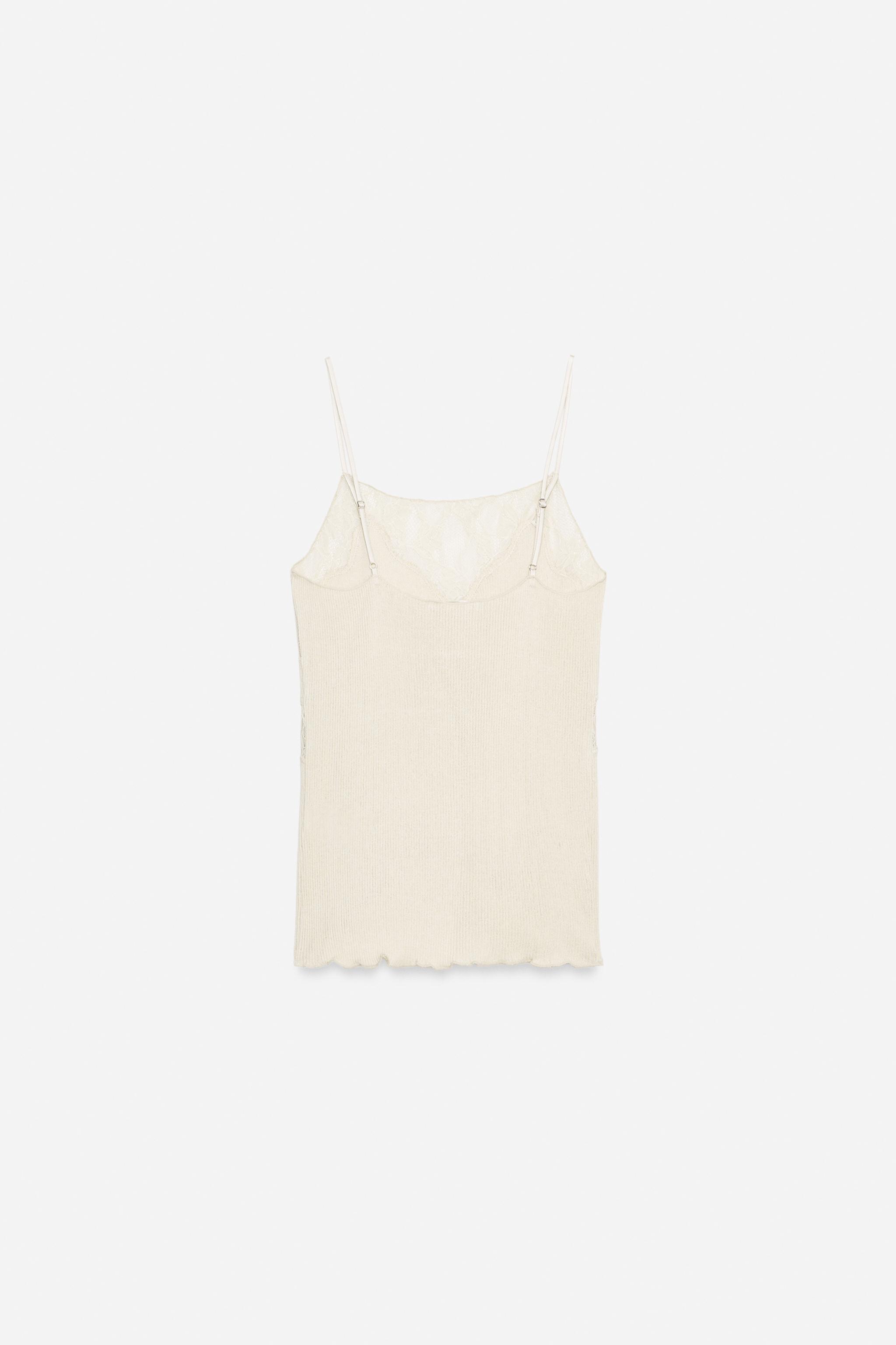 TOP EN DENTELLE SANS COUTURE
